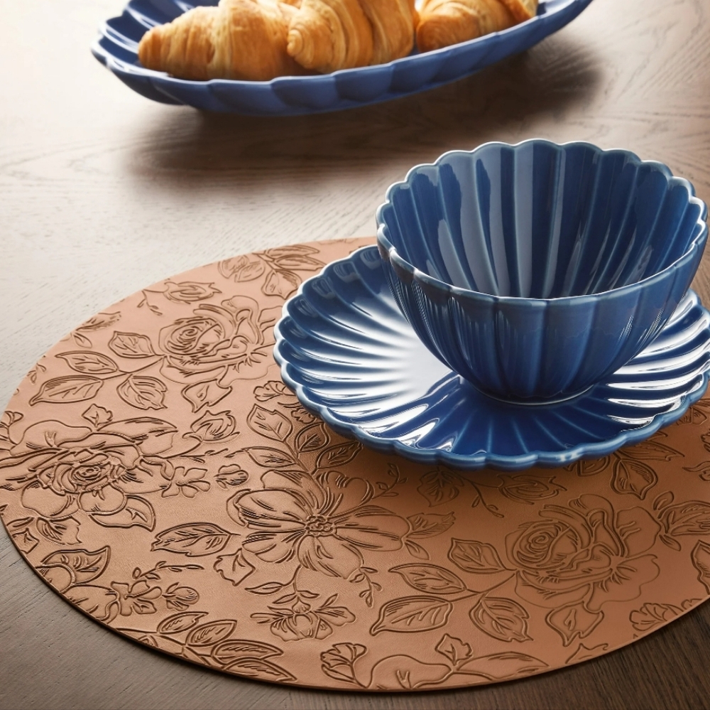 💕 4 Pack The Pioneer Woman Faux Leather Floral Placemats